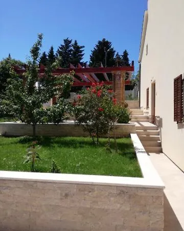 Karla Apartment Premantura