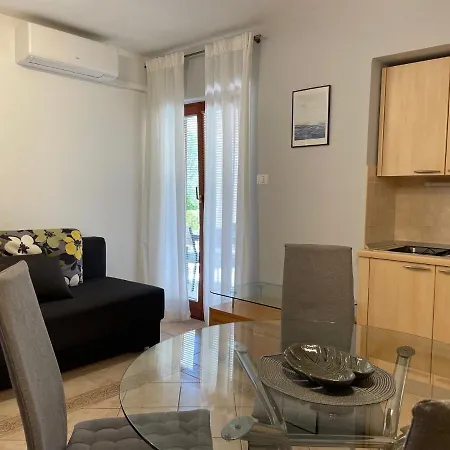 Karla Apartment *